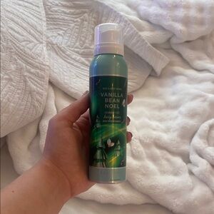 Vanilla Bean Noel shimmer fizz lotion foam